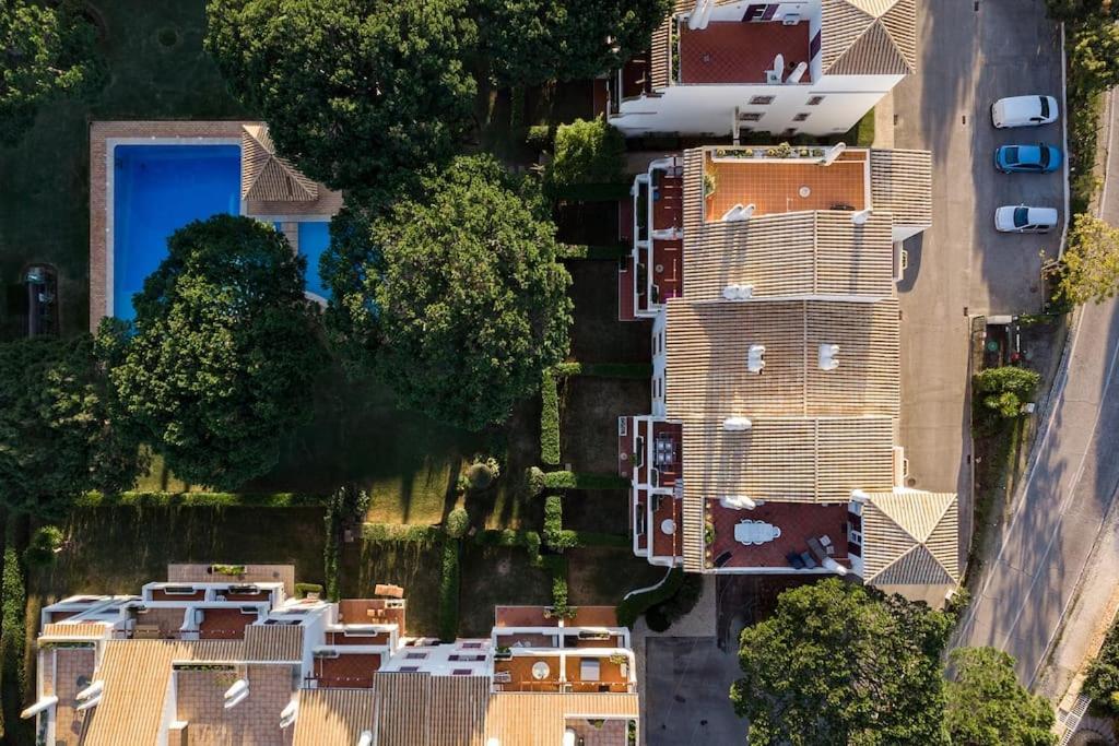 Family Pool & Terrace Apartment